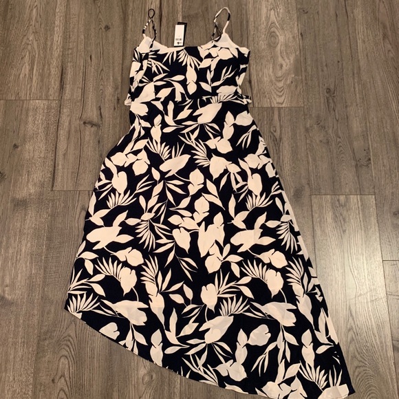 SOLD Banana Republic blue flower dress 2 - Picture 5 of 6